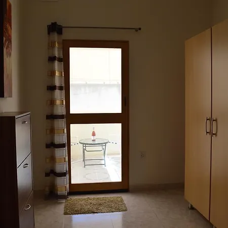 The April Maisonette 公寓